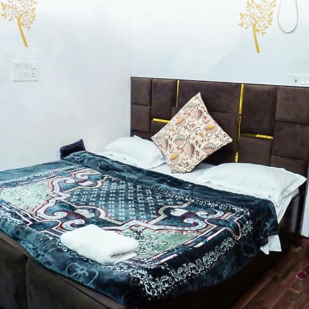 Flips With Mykonos Guest House Neu-Delhi Exterior foto