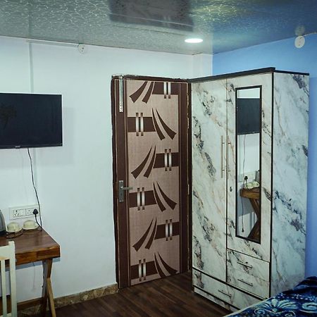 Flips With Mykonos Guest House Neu-Delhi Exterior foto