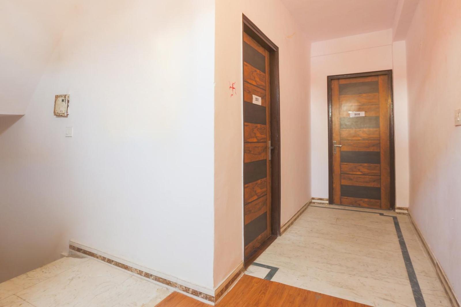 Flips With Mykonos Guest House Neu-Delhi Exterior foto