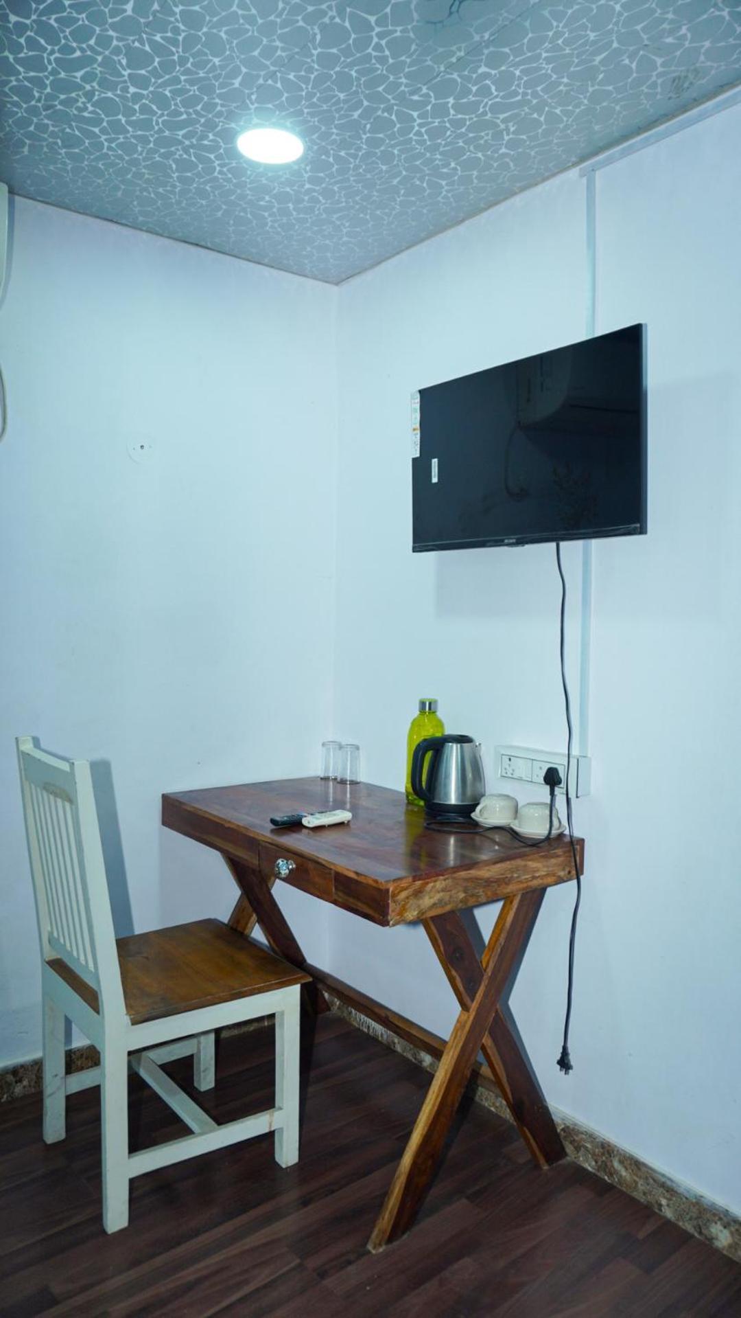 Flips With Mykonos Guest House Neu-Delhi Exterior foto
