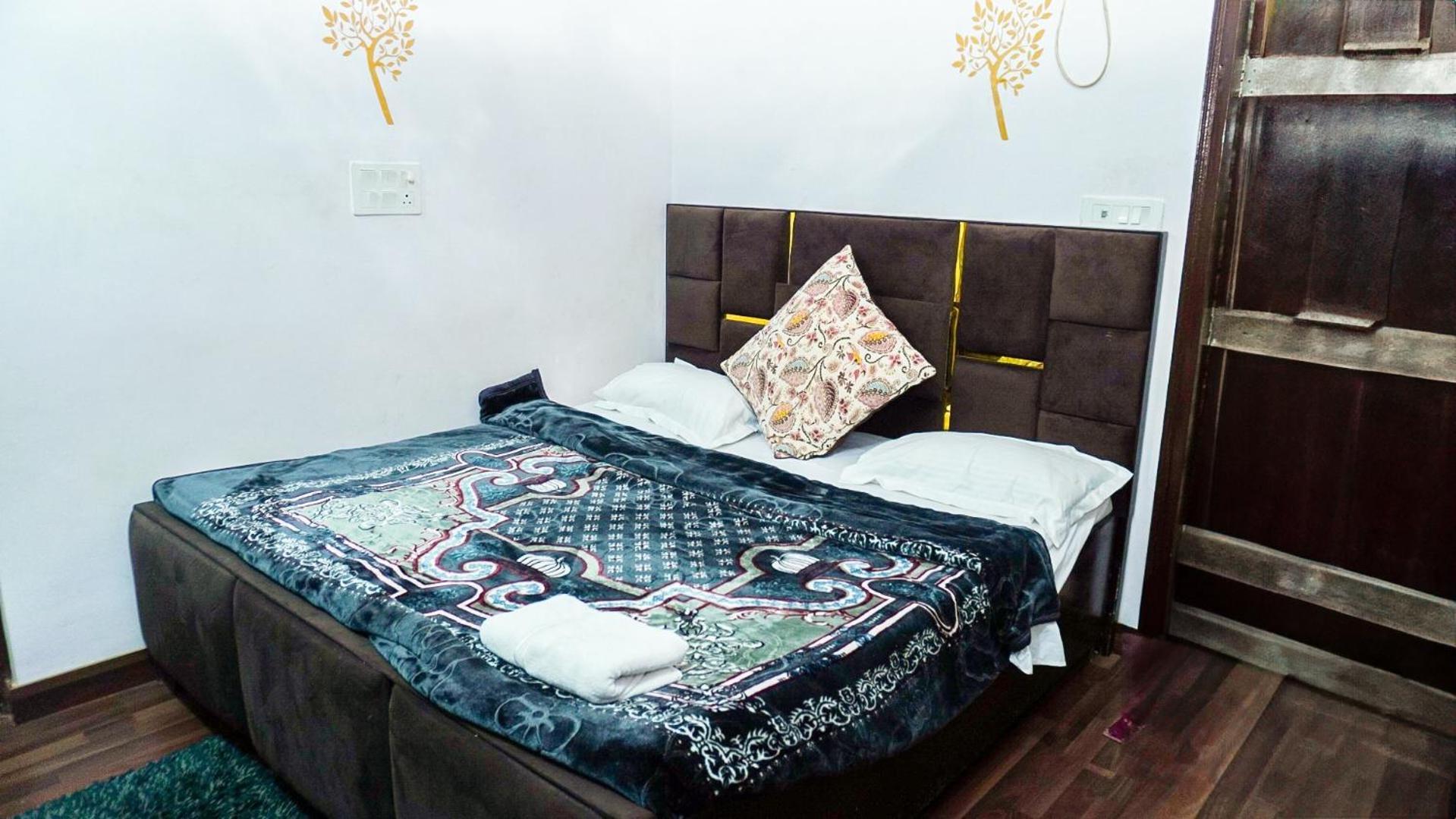 Flips With Mykonos Guest House Neu-Delhi Exterior foto