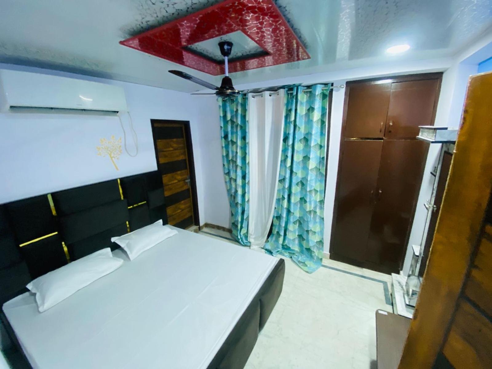 Flips With Mykonos Guest House Neu-Delhi Exterior foto