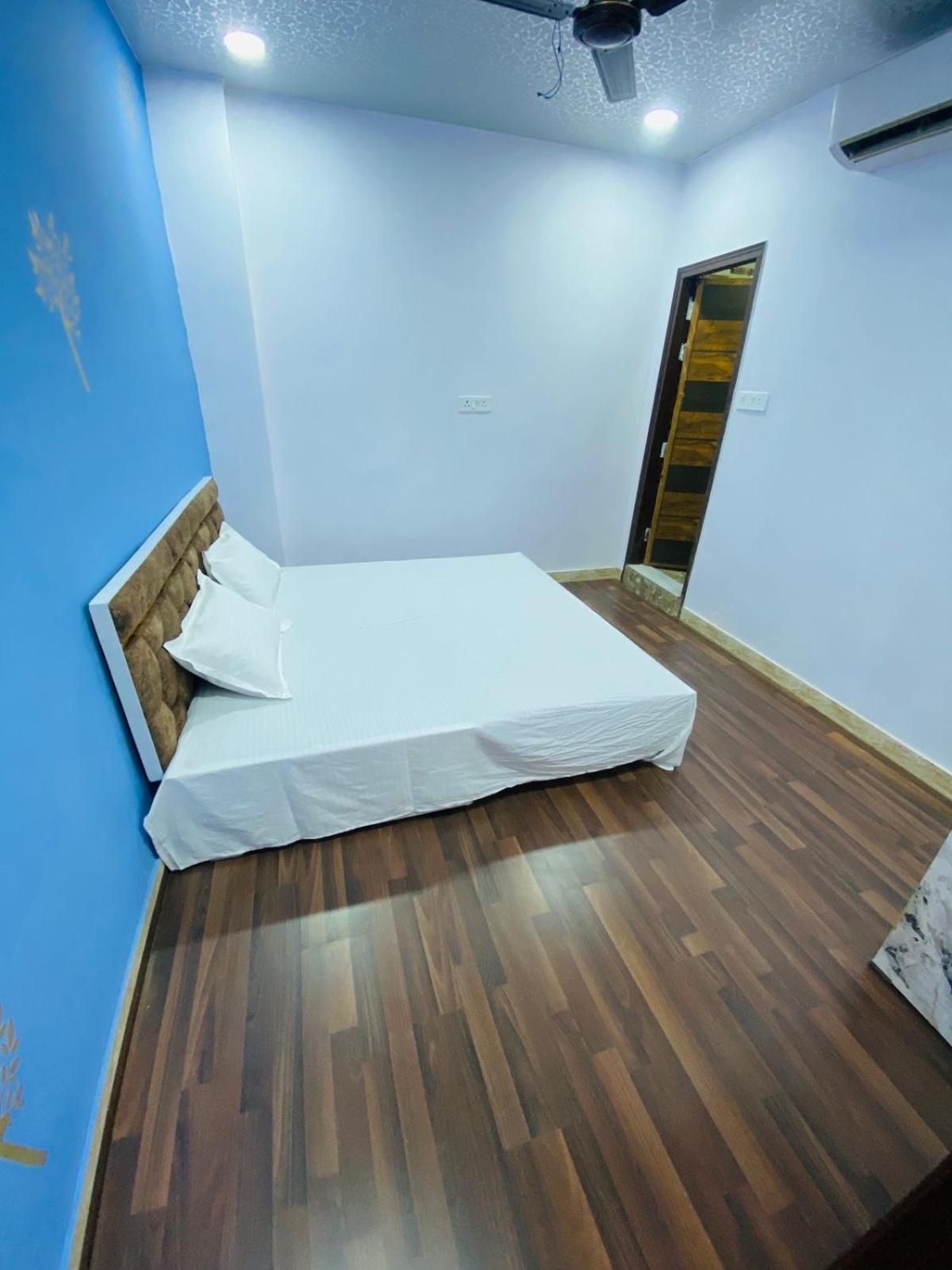 Flips With Mykonos Guest House Neu-Delhi Exterior foto